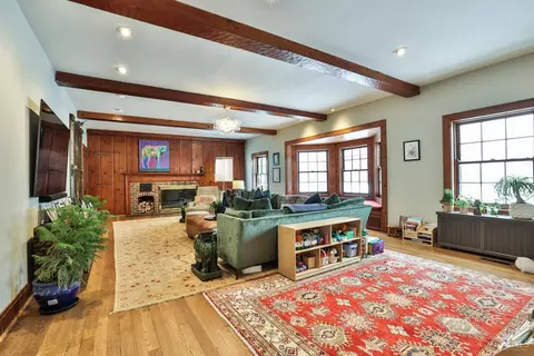 Living - 9675 Cunningham Rd, Cincinnati, OH 45243 photo 5 of 11