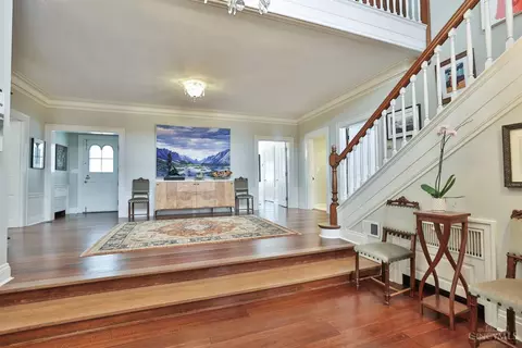 Entry Way - 9675 Cunningham Rd, Cincinnati, OH 45243 photo 3 of 6