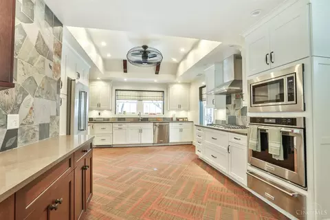 Kitchen - 9675 Cunningham Rd, Cincinnati, OH 45243 photo 9 of 9