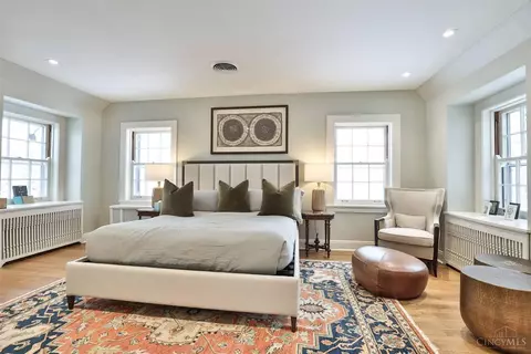 Bedroom - 9675 Cunningham Rd, Cincinnati, OH 45243 photo 8 of 12