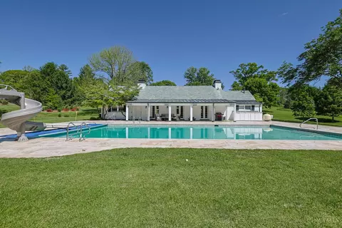 Exterior - 9675 Cunningham Rd, Cincinnati, OH 45243 photo 17 of 20