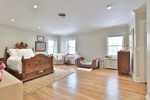 Bedroom - 9675 Cunningham Rd, Cincinnati, OH 45243 photo 5 of 12