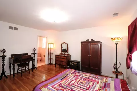 Bedroom - 3521 Section Rd, Cincinnati, OH 45237 photo 3 of 4