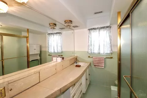 Bath - 3521 Section Rd, Cincinnati, OH 45237 photo 1 of 4