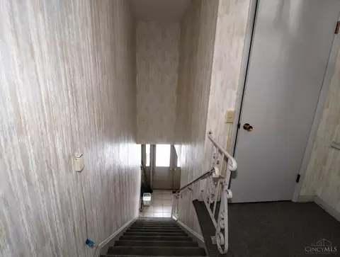 Entry Way - 3521 Section Rd, Cincinnati, OH 45237 photo 3 of 5
