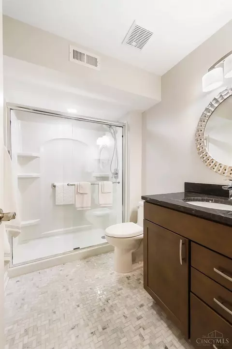 Bath - 7922 Bar Harbor Dr, Cincinnati, OH 45255 photo 7 of 7