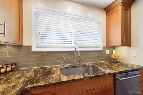 Kitchen - 7922 Bar Harbor Dr, Cincinnati, OH 45255 photo 6 of 10