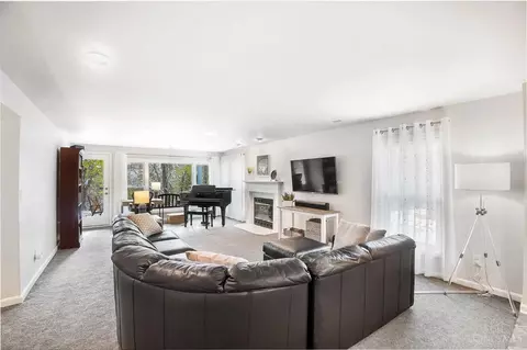 Living - 7922 Bar Harbor Dr, Cincinnati, OH 45255 photo 4 of 5