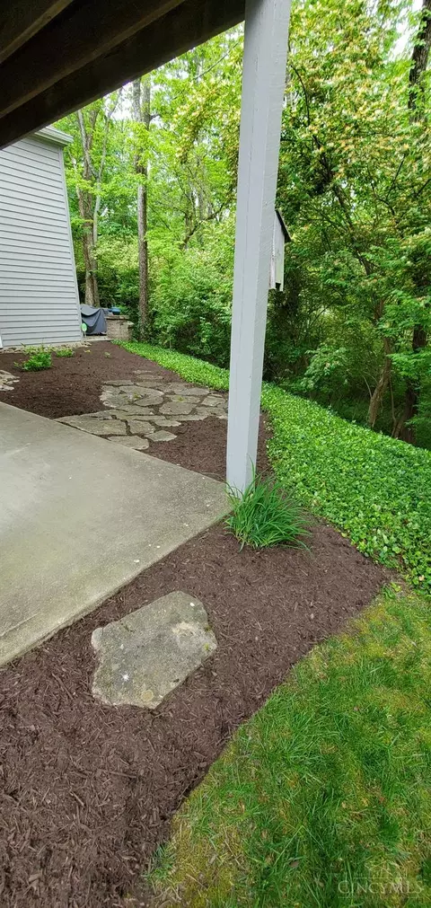 Exterior - 7922 Bar Harbor Dr, Cincinnati, OH 45255 photo 23 of 27