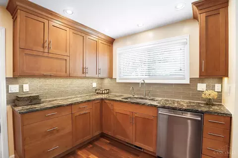 Kitchen - 7922 Bar Harbor Dr, Cincinnati, OH 45255 photo 3 of 10