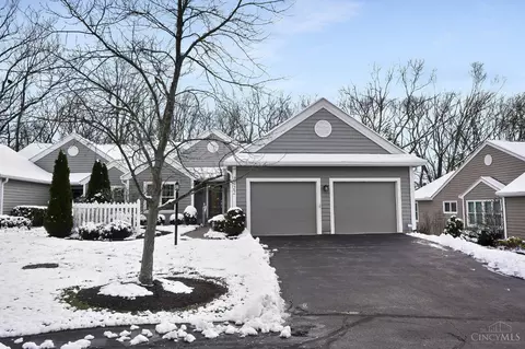 Exterior - 7922 Bar Harbor Dr, Cincinnati, OH 45255 photo 3 of 27