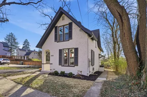 6325 Chandler St, Cincinnati, OH 45227