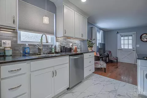 Kitchen - 9852 St Rt 128, Harrison, OH 45030 photo 6 of 9