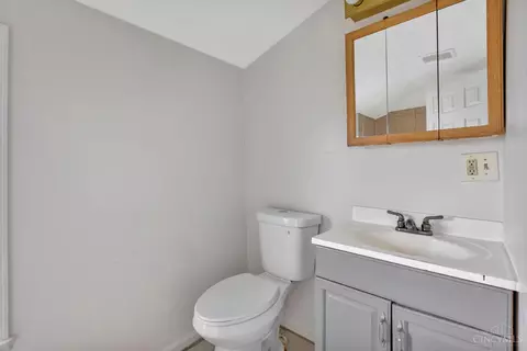Bath - 3518 Eighth St, Cincinnati, OH 45205 photo 1 of 2