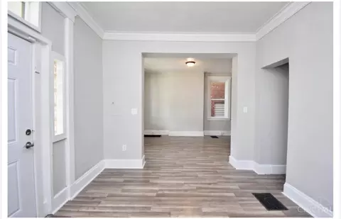 Entry Way - 1015 Purcell Ave, Cincinnati, OH 45205 photo 2 of 6