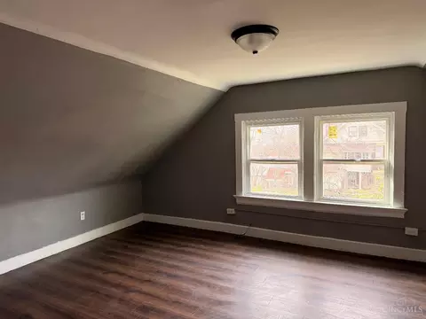 Bedroom - 1015 Purcell Ave, Cincinnati, OH 45205 photo 3 of 3