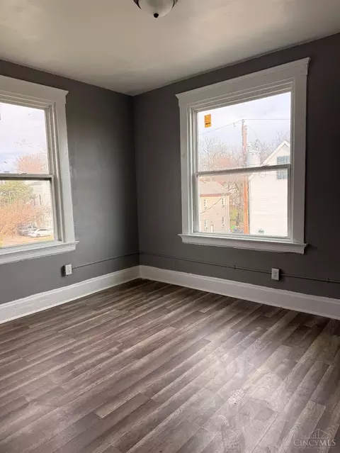 Bedroom - 1015 Purcell Ave, Cincinnati, OH 45205 photo 2 of 3