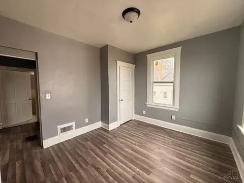 Bedroom - 1015 Purcell Ave, Cincinnati, OH 45205 photo 1 of 3