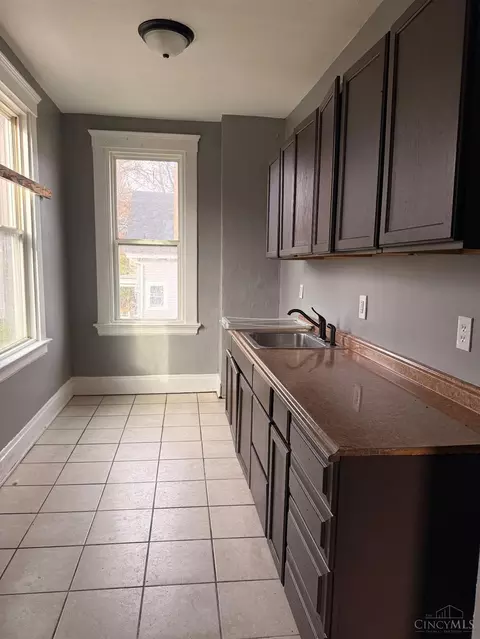 Kitchen - 1015 Purcell Ave, Cincinnati, OH 45205 photo 3 of 3