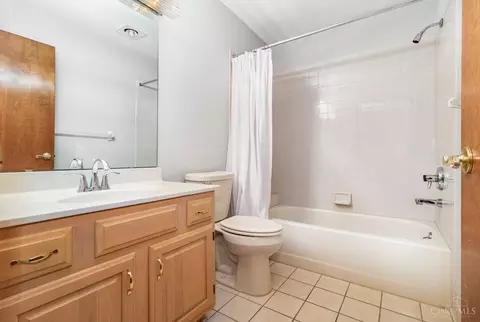Bath - 5809 Harborpoint Dr, Cincinnati, OH 45248 photo 1 of 2