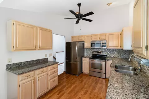 Kitchen - 5809 Harborpoint Dr, Cincinnati, OH 45248 photo 1 of 2