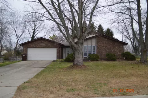 3892 Schroeder Dr, Hamilton, OH 45011