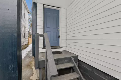 Exterior - 3 Seventy Third St, Cincinnati, OH 45216 photo 2 of 7