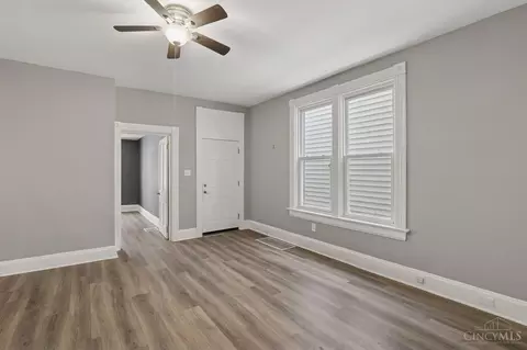 Entry Way - 3 Seventy Third St, Cincinnati, OH 45216 photo 2 of 5