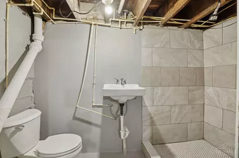 Bath - 3 Seventy Third St, Cincinnati, OH 45216 photo 6 of 6