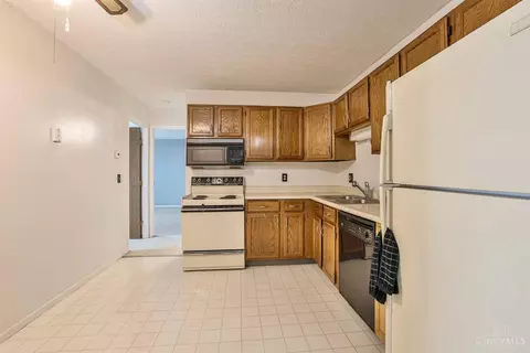 Kitchen - 5936 Harrison Ave, Cincinnati, OH 45248 photo 1 of 3