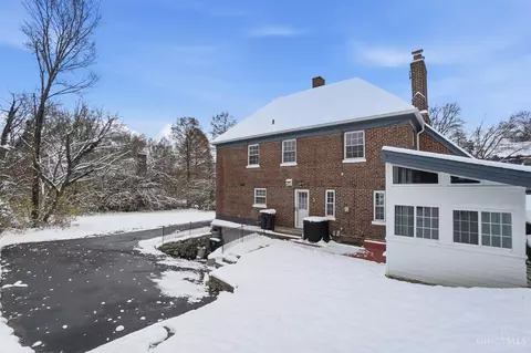 Exterior - 1110 Cheyenne Dr, Cincinnati, OH 45216 photo 6 of 8