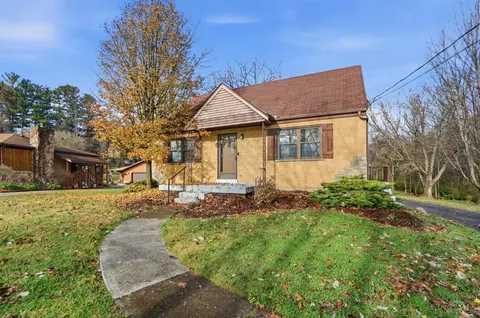 4343 Overton Ln, Cincinnati, OH 45248