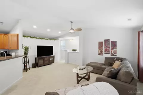 7643 Skyview Cir, Cincinnati, OH 45248 photo 6