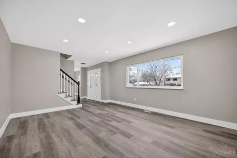 Living - 11761 Hanover Rd, Forest Park, OH 45240 photo 3 of 6