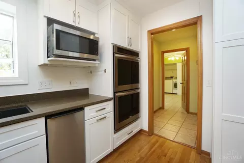 921 Surrey Trl, Cincinnati, OH 45245 photo 22
