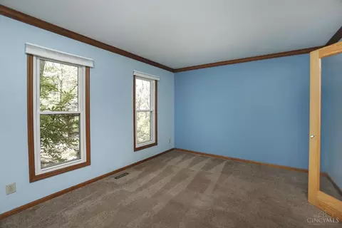 921 Surrey Trl, Cincinnati, OH 45245 photo 11