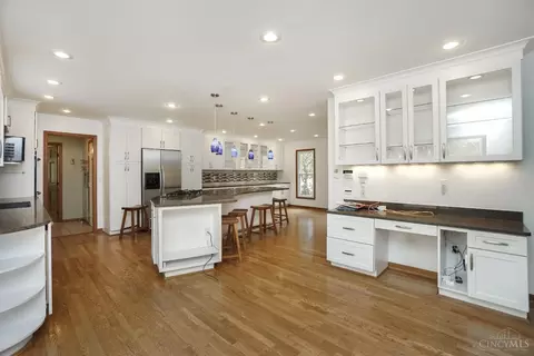 921 Surrey Trl, Cincinnati, OH 45245 photo 16