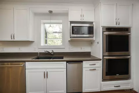 921 Surrey Trl, Cincinnati, OH 45245 photo 23