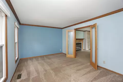 921 Surrey Trl, Cincinnati, OH 45245 photo 10