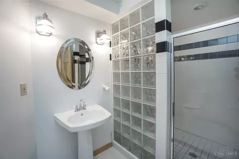 921 Surrey Trl, Cincinnati, OH 45245 photo 46
