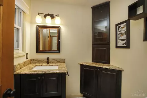 921 Surrey Trl, Cincinnati, OH 45245 photo 26