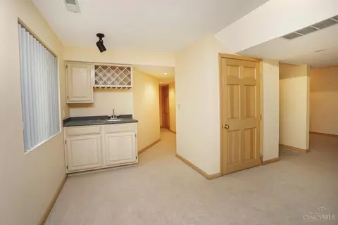 921 Surrey Trl, Cincinnati, OH 45245 photo 44
