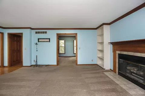 921 Surrey Trl, Cincinnati, OH 45245 photo 14