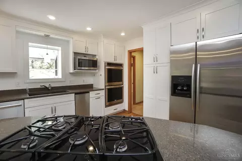921 Surrey Trl, Cincinnati, OH 45245 photo 21