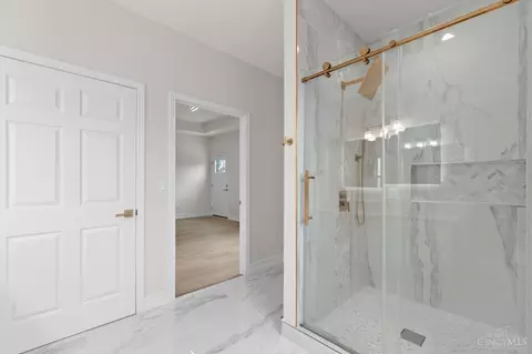 Bath - 12017 Brookway Dr, Cincinnati, OH 45240 photo 3 of 5