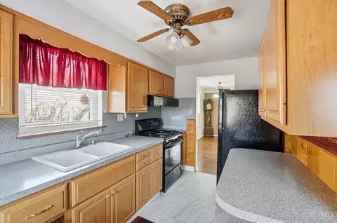 Kitchen - 113 Waxwing Dr, Reading, OH 45236 photo 2 of 5