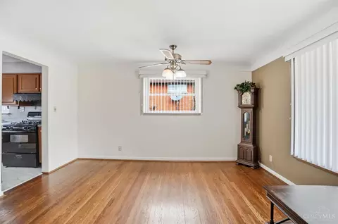 Living - 113 Waxwing Dr, Reading, OH 45236 photo 6 of 6