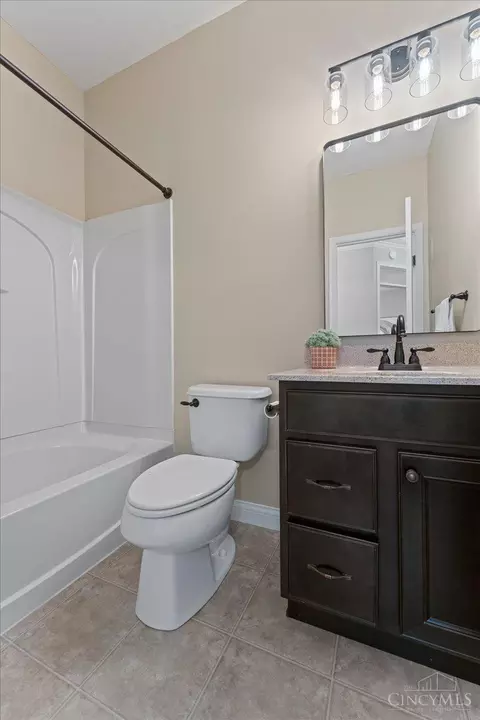 Bath - 7143 Birkdale Dr, Hamilton Township, OH 45039 photo 3 of 3
