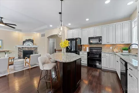 Kitchen - 7143 Birkdale Dr, Hamilton Township, OH 45039 photo 1 of 3