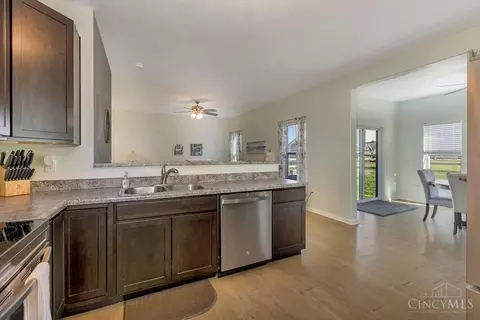 Kitchen - 3031 Yellowtail Ter, Morrow, OH 45152 photo 4 of 4